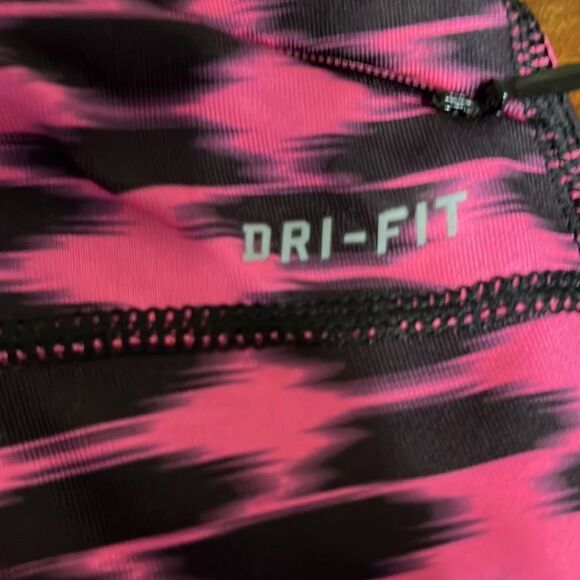 NWOT NIKE Dri-fit Pink and Black Run Fast Live Fearless  running Capri Leggings - Picture 8 of 9